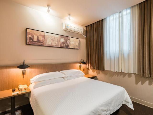 Jinjiang Inn Nanjing Road Pedestrian Streeteast Asia Hotel Xangai Exterior foto